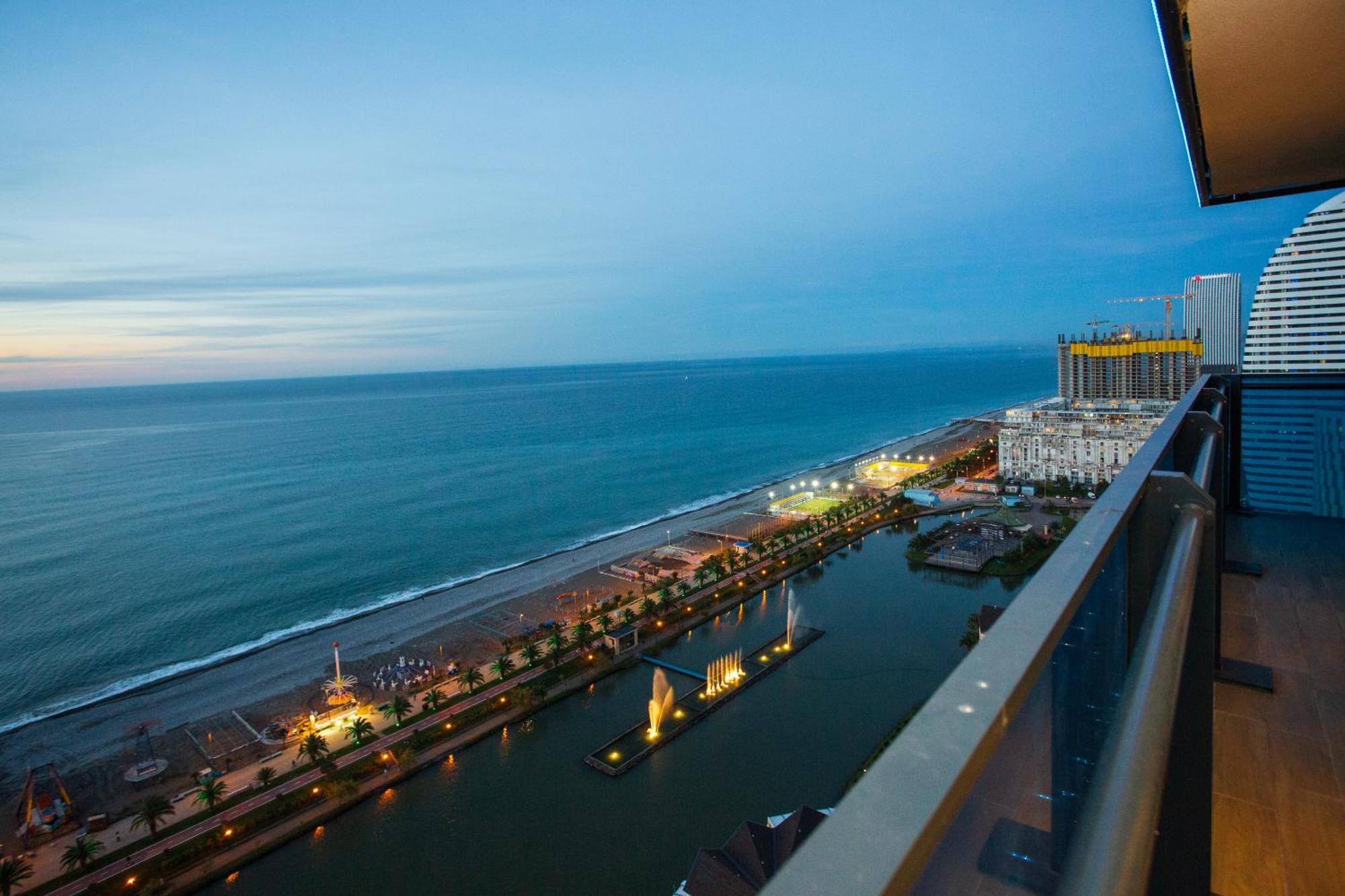 Orbi City Sea View Batumi Bagian luar foto