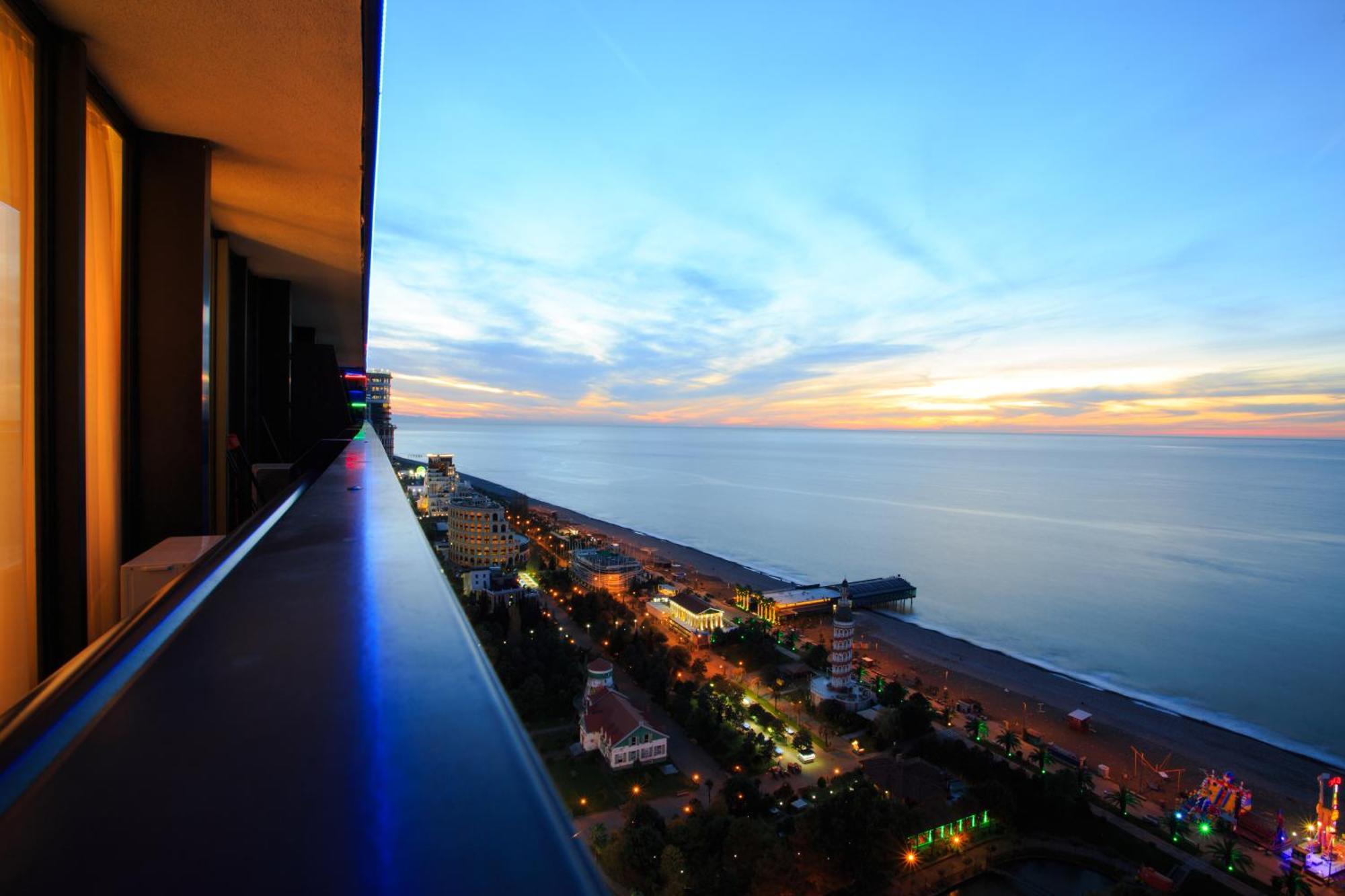 Orbi City Sea View Batumi Bagian luar foto